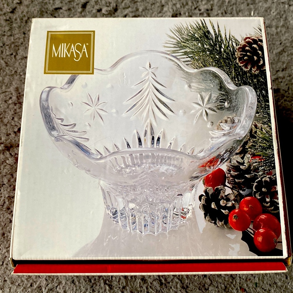 Mikasa Christmas glass bowl